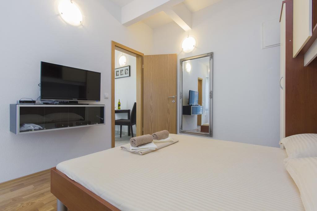 Apartments Zoran Pirovac Ngoại thất bức ảnh